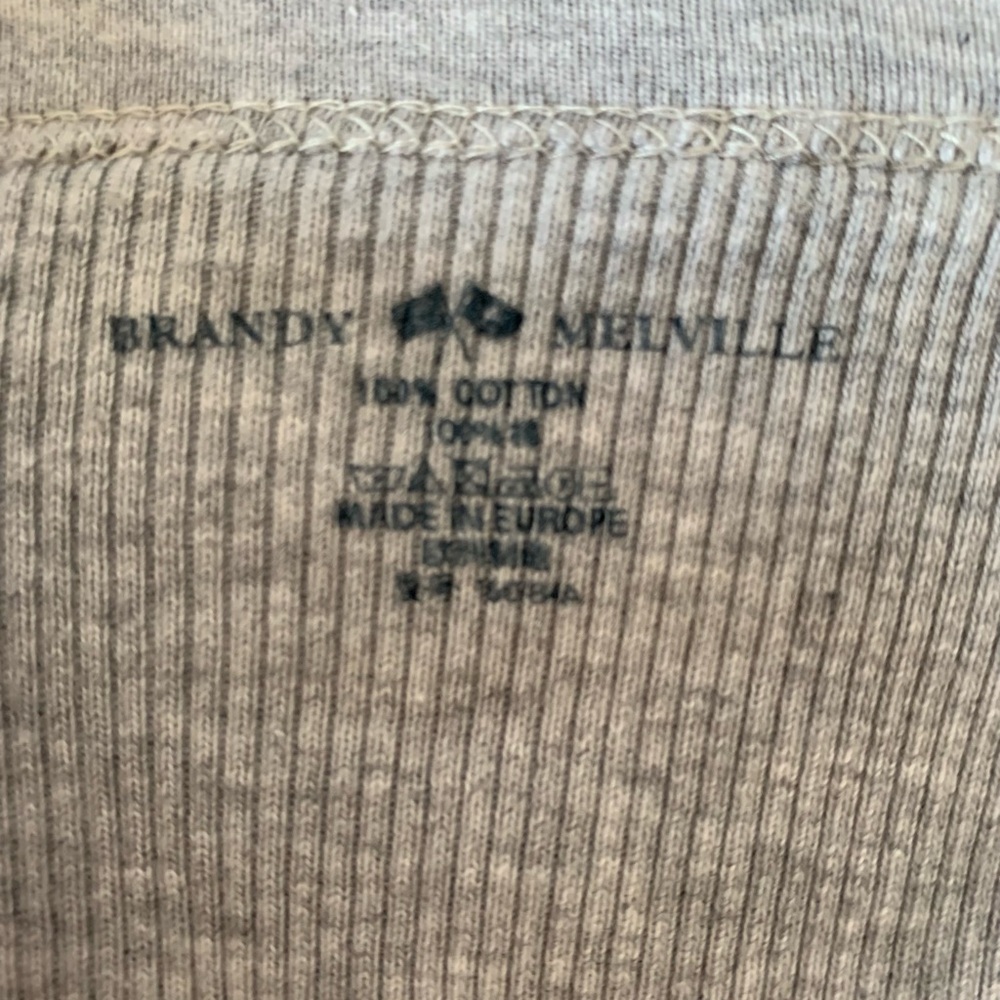Brandy Melville Light Gray Ribbed Tee - Picture 4 of 4